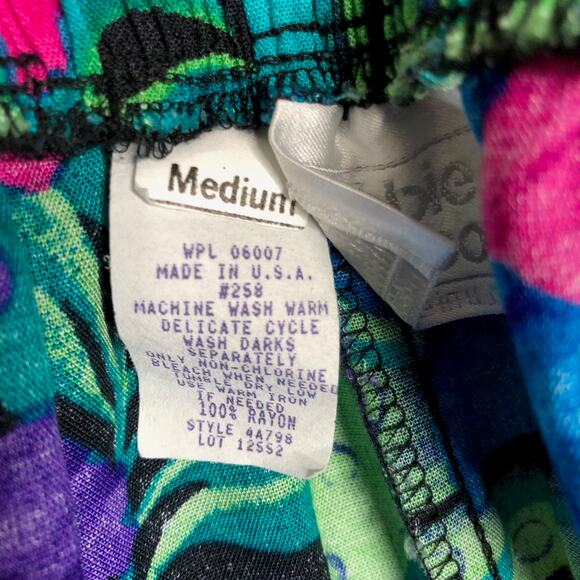 80's/90's Tropical Modest shorts/skirt/Culottes - Picture 7 of 7